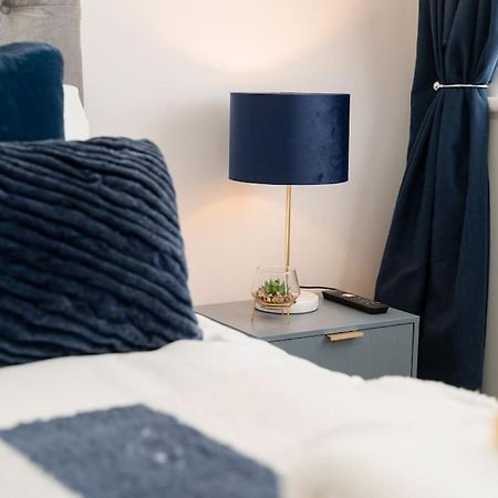Prenton House, 3Br Close To Liverpool Биркенхед Екстериор снимка