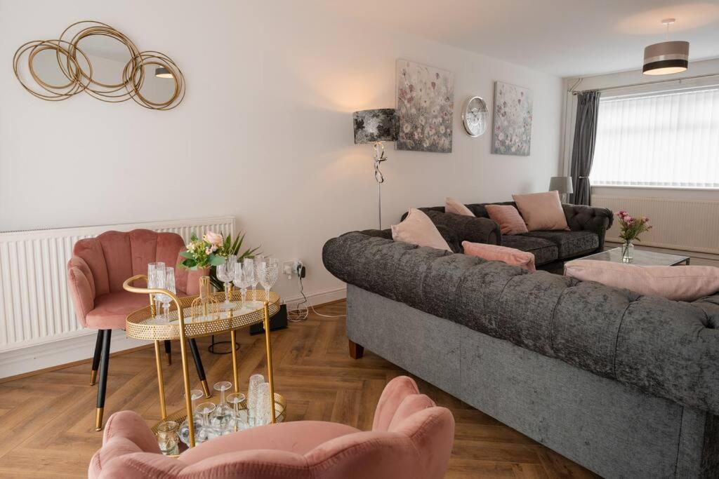 Prenton House, 3Br Close To Liverpool Биркенхед Екстериор снимка
