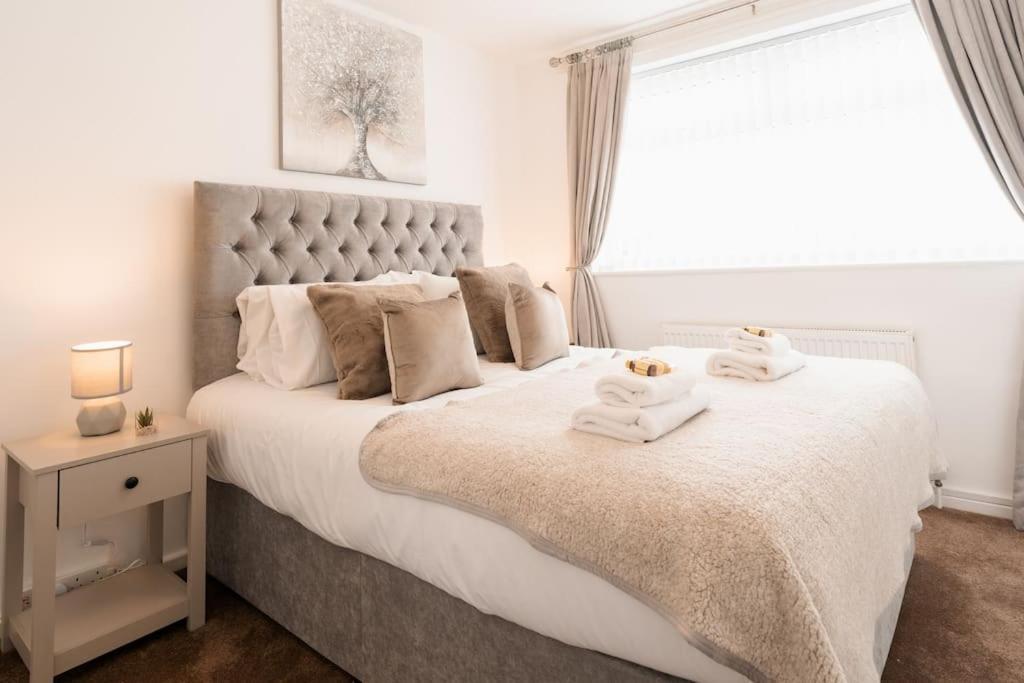 Prenton House, 3Br Close To Liverpool Биркенхед Екстериор снимка