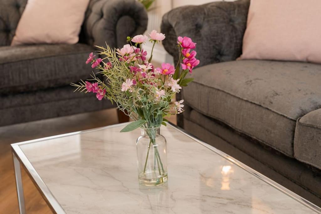 Prenton House, 3Br Close To Liverpool Биркенхед Екстериор снимка
