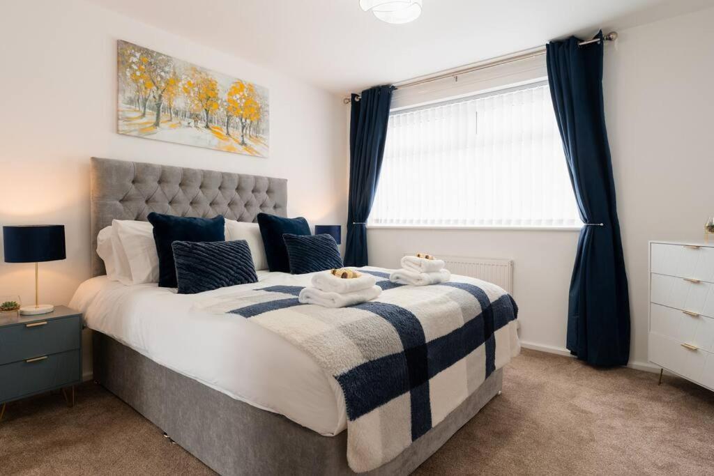 Prenton House, 3Br Close To Liverpool Биркенхед Екстериор снимка
