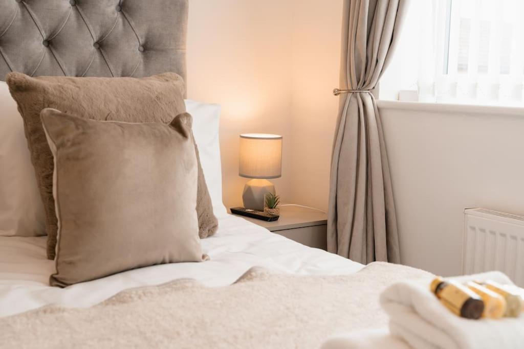 Prenton House, 3Br Close To Liverpool Биркенхед Екстериор снимка