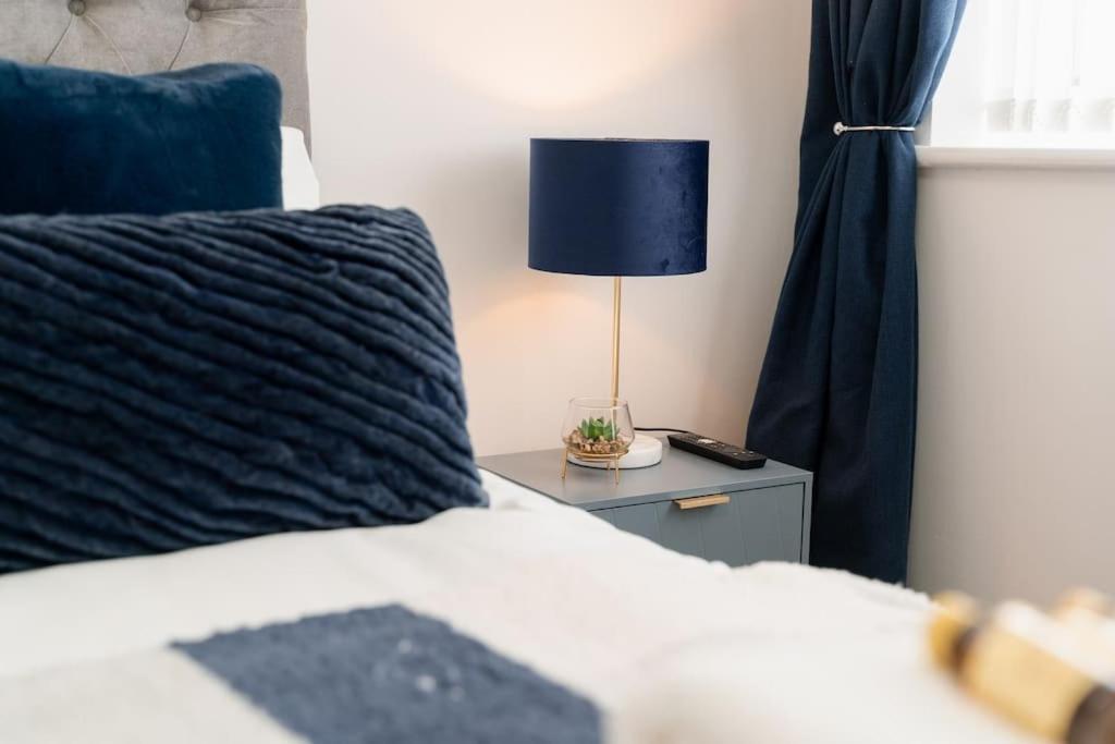 Prenton House, 3Br Close To Liverpool Биркенхед Екстериор снимка