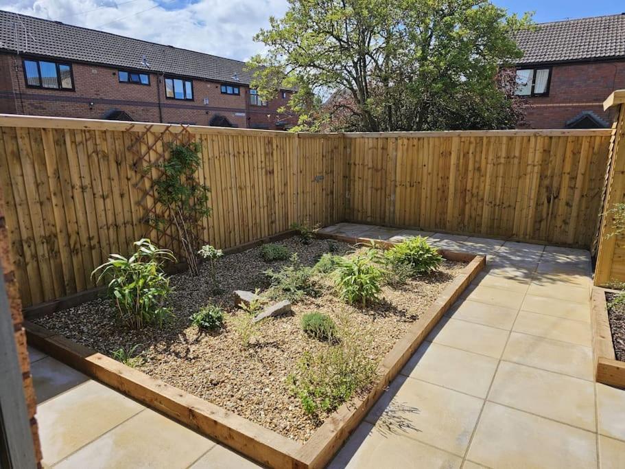 Prenton House, 3Br Close To Liverpool Биркенхед Екстериор снимка