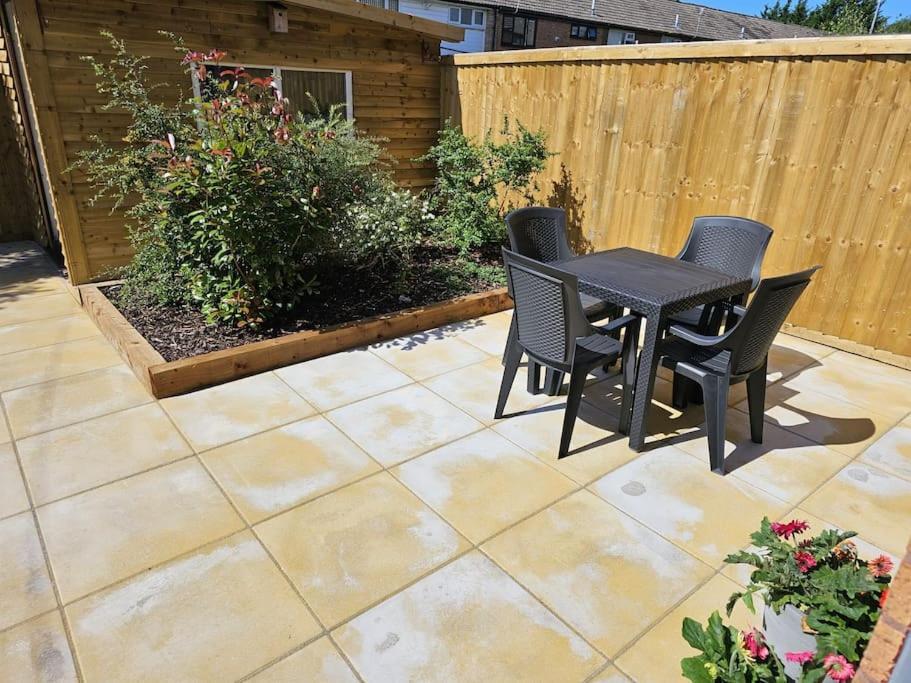 Prenton House, 3Br Close To Liverpool Биркенхед Екстериор снимка